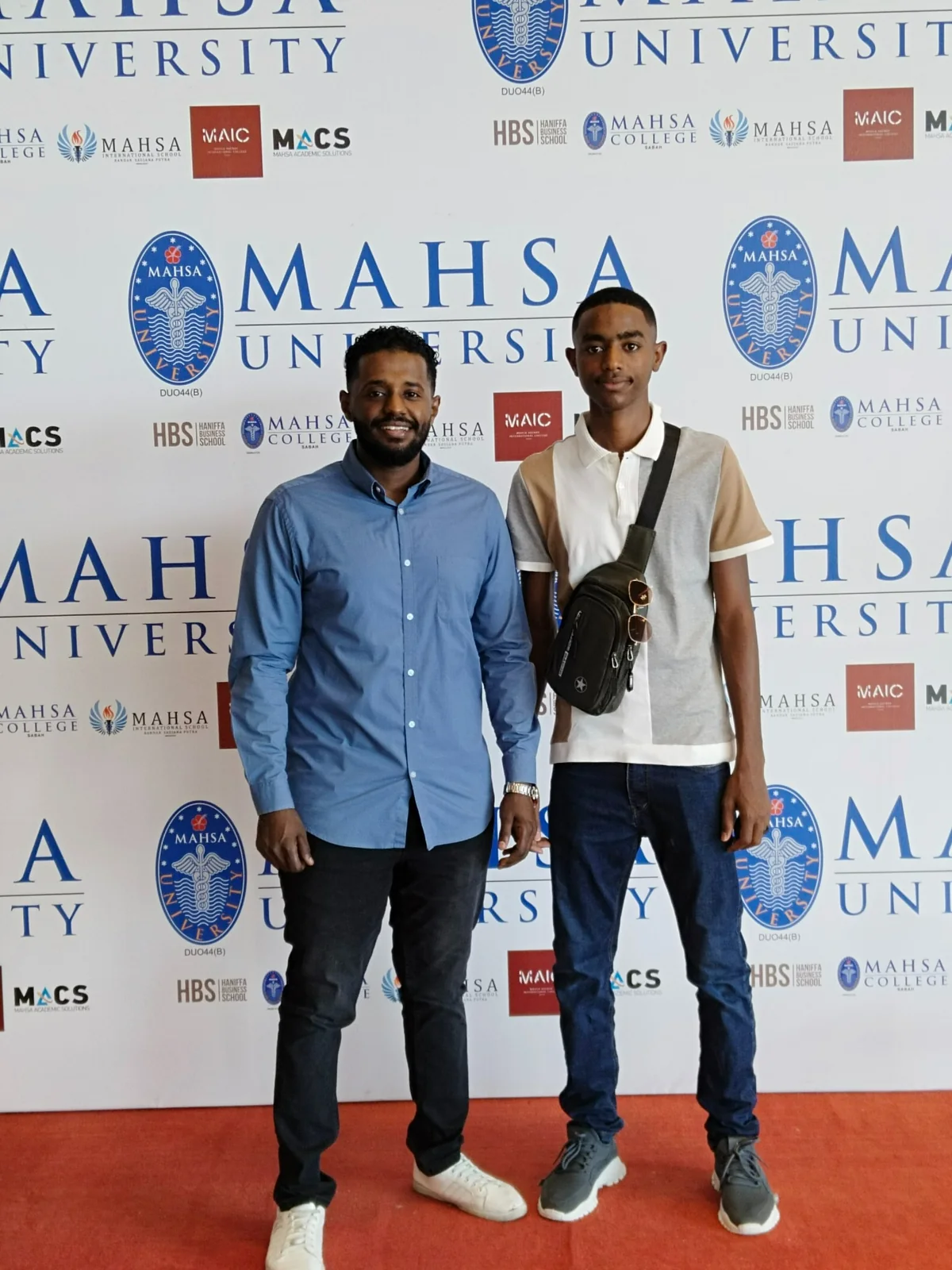 إرشاد طالب ومتابعته خلال زيارته الجامعية